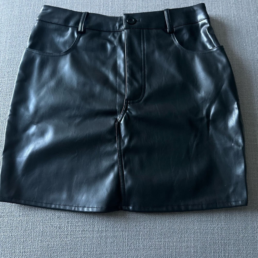 Black Leather Skirt (BRAND NEW)